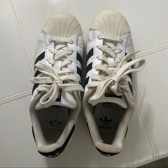Adidas Superstar Sneakers - Picture 2 of 4